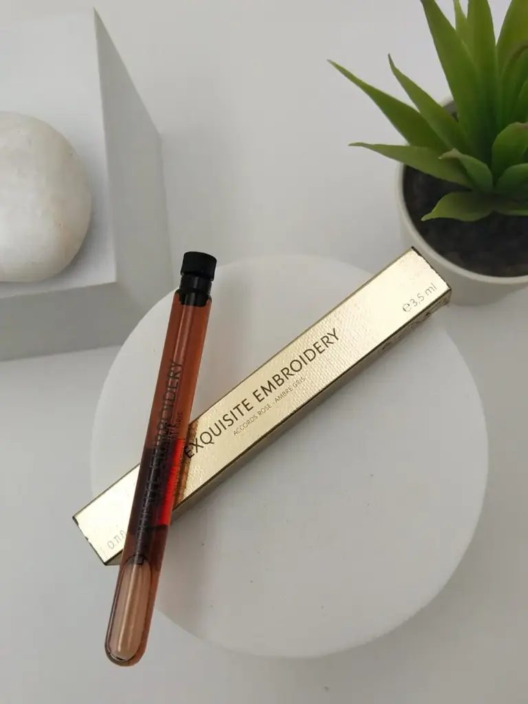 YSL Exquisite Embroidery  3.5 ml