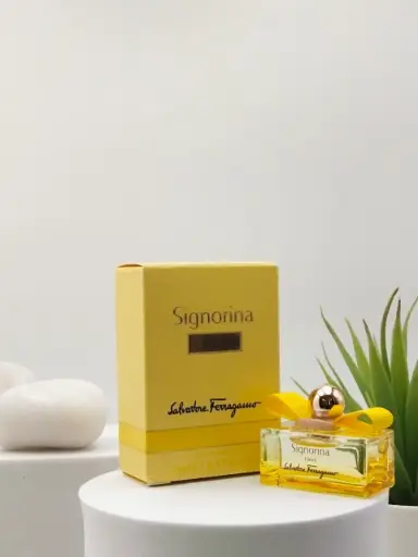 [8052464893348] Salvatore Ferragamo Signorina Libera EDP 5 ml